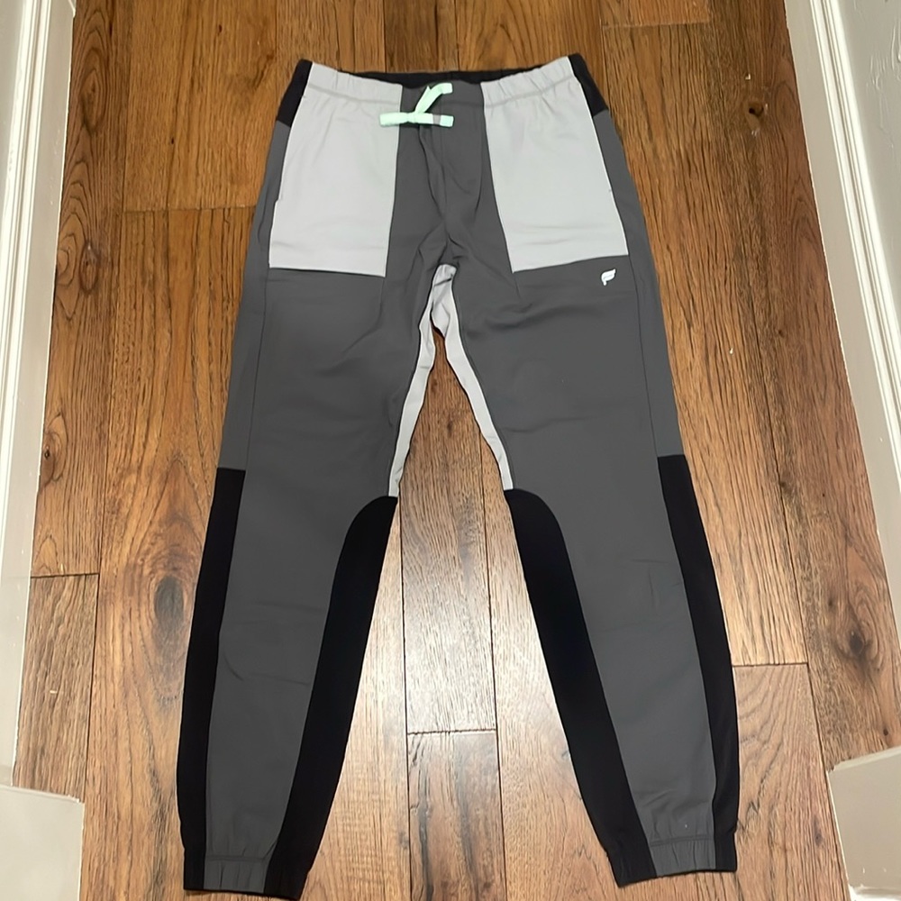 Fabletics The One Jogger Size Large NWT